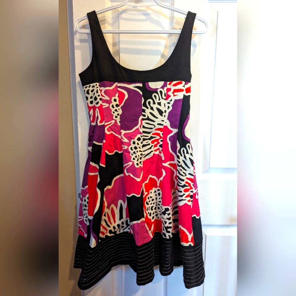 š NINE WEST š Modern Floral Dress - Picture 1 of 6
